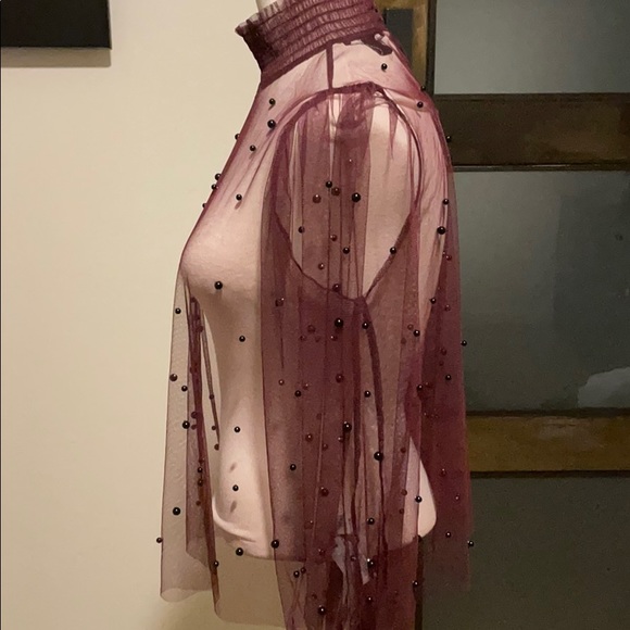 Gorgeous sheer blouse - Picture 6 of 9